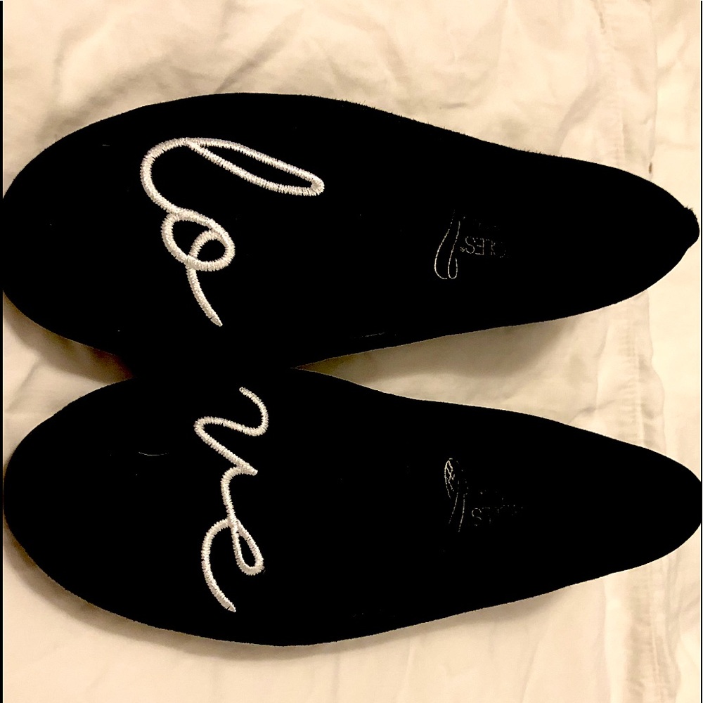 Shoes - Picture 1 of 4